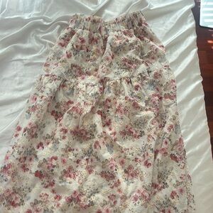 worn once perfect summer skirt in great condition